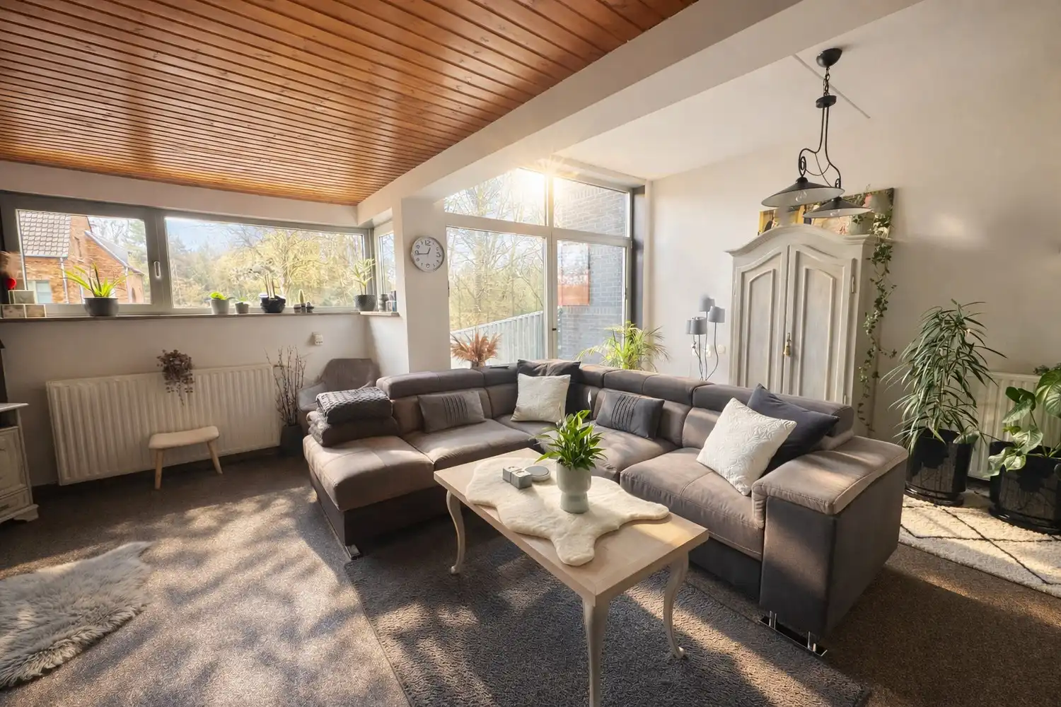 Gelijkvloers appartement met tuin foto 2