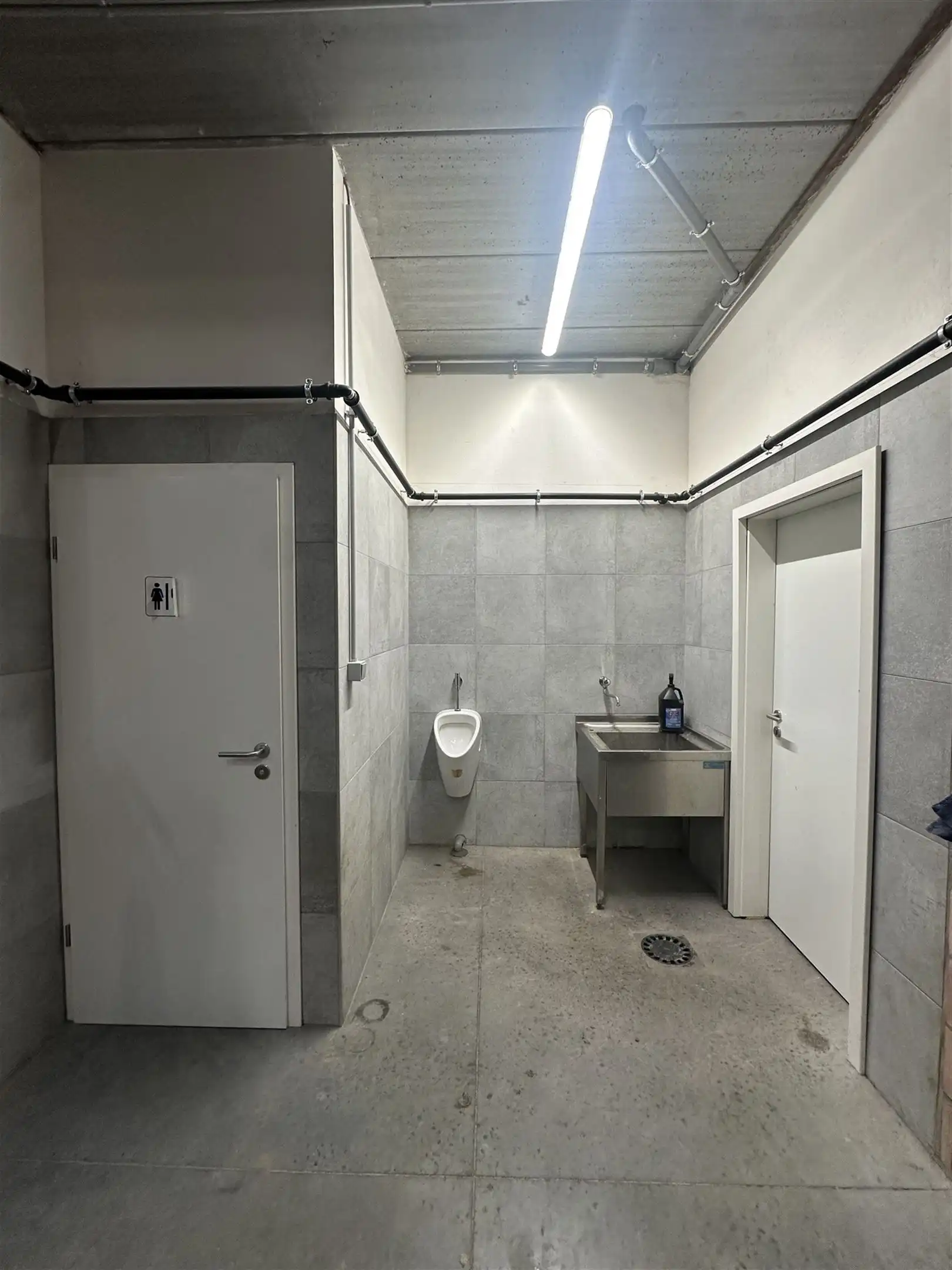 Gemengd gebouw met ruime loft appartement en loods van 400 m² te lokeren. foto 8