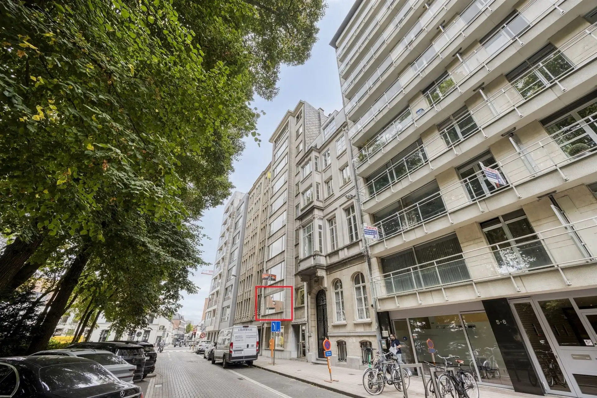 Instapklaar appartement met 2 (mogelijk 3) slaapkamers op toplocatie in Berchem foto 8