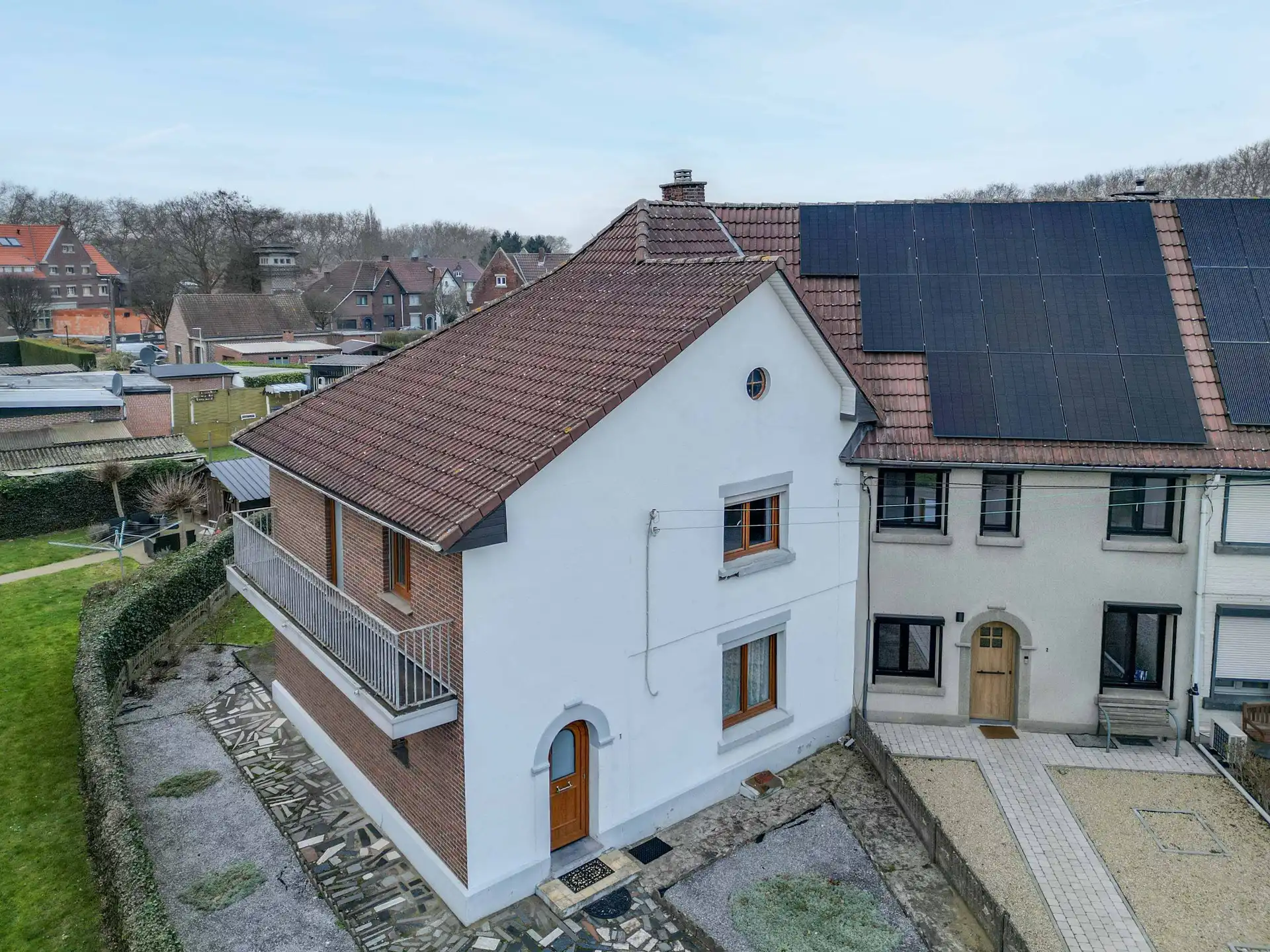 Hoofdfoto van de publicatie: DEGELIJKE WONING MET 4 SLAAPKAMERS IN WATERSCHEI