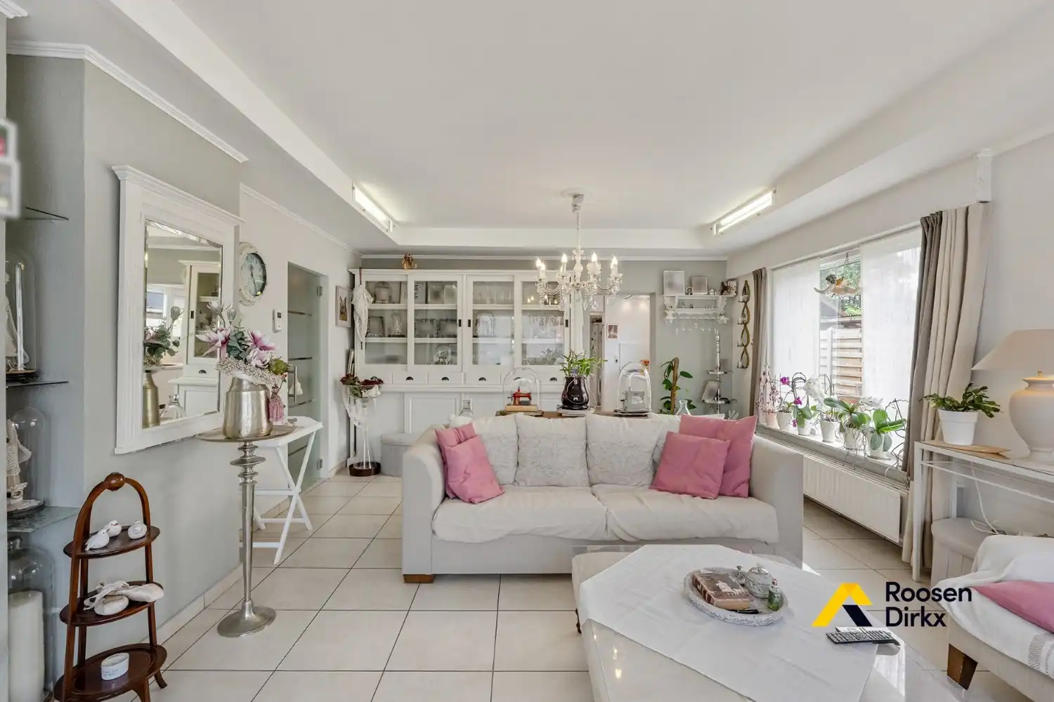 Perfect onderhouden gelijkvloerse woning op een perceel van bijna 12a in het groene hart van Limburg foto 6