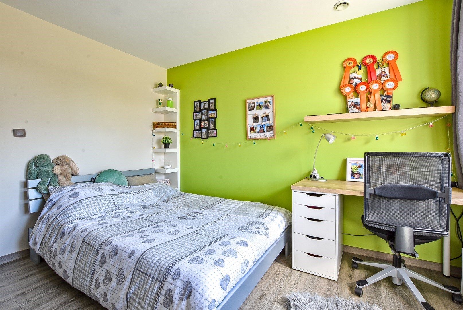 Stijlvol gerenoveerde woning met 4/5 slaapkamers en 2 garages te Diksmuide! foto 12