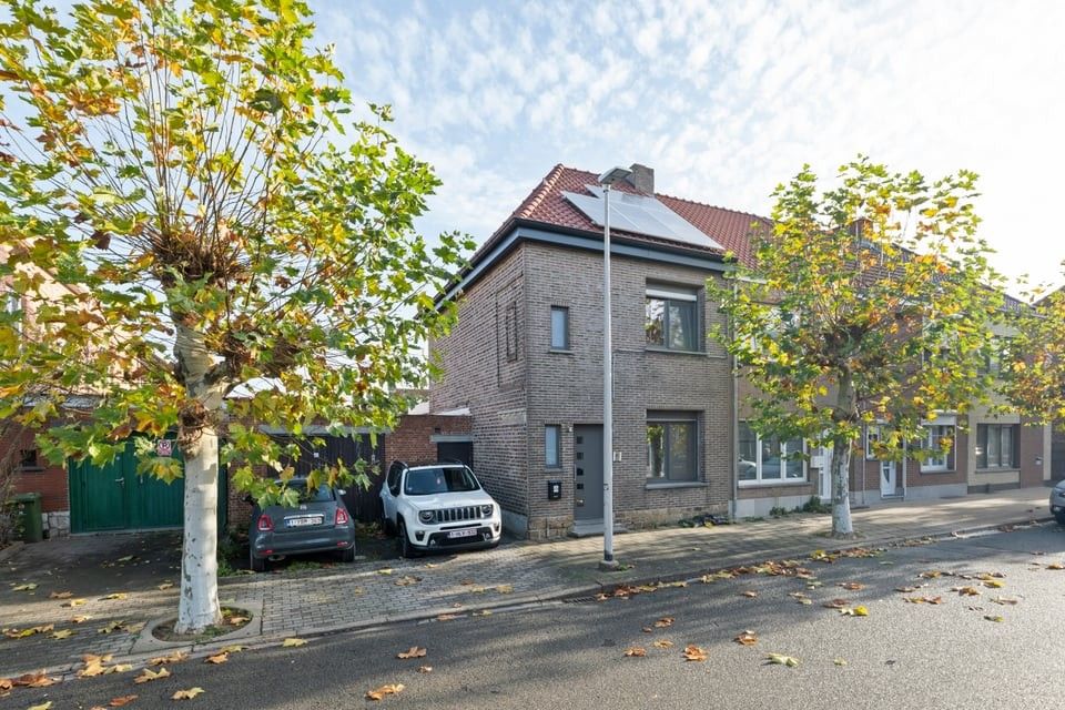 KNUSSE GEZINSWONING MET GARAGE EN ZONNEPANELEN IN SINT-TRUIDEN foto 2