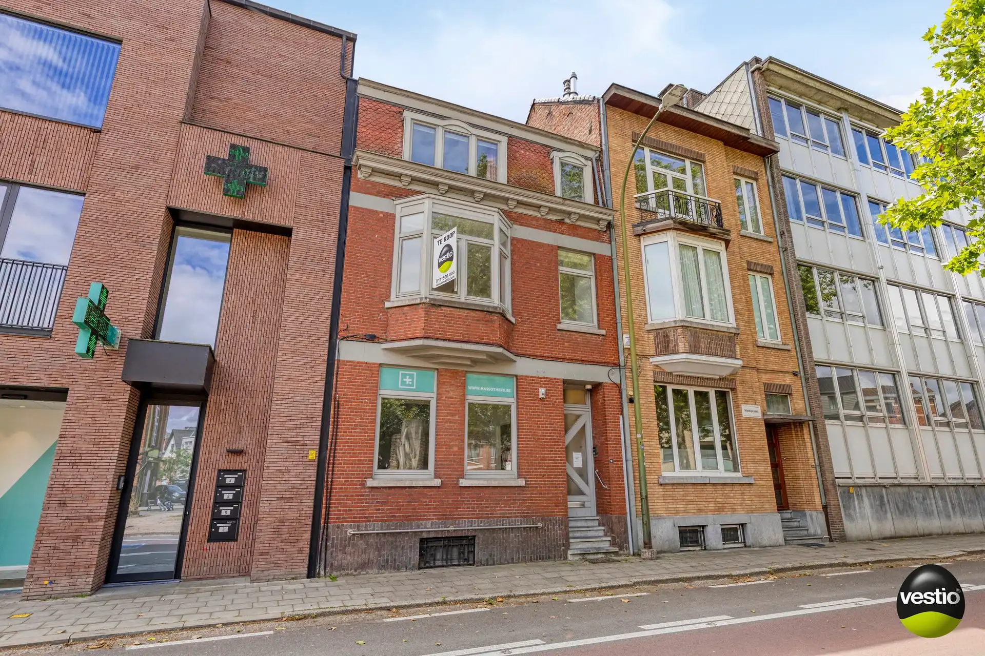 Hoofdfoto van de publicatie: Karaktervolle herenwoning met stadstuin op toplocatie in hartje Hasselt