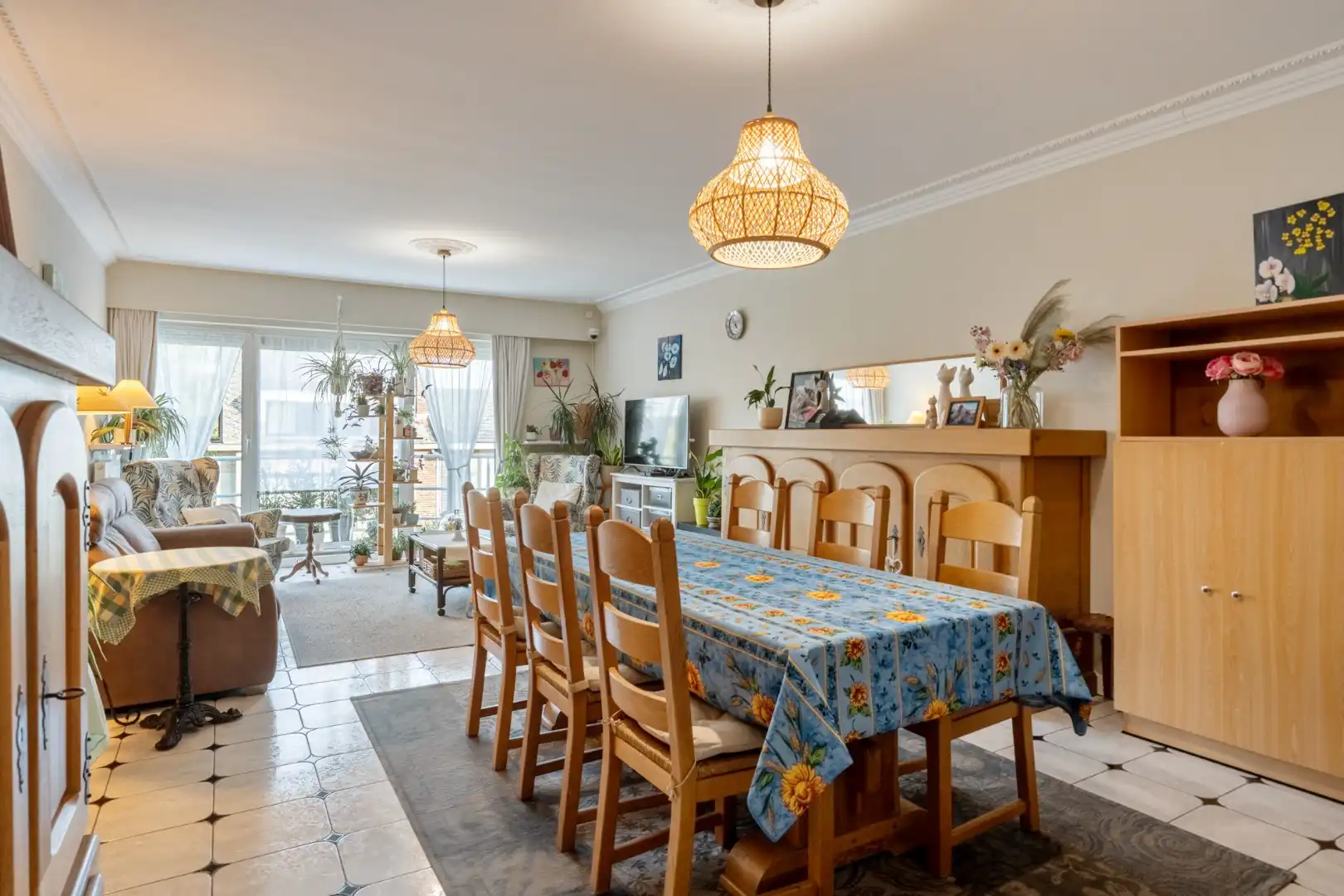 Ruim en centraal gelegen appartement, 2 slpk, met terras en garage foto 4