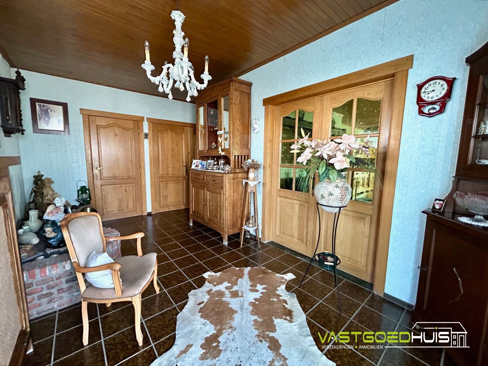 Karaktervolle, te renoveren villa met tuin foto 3