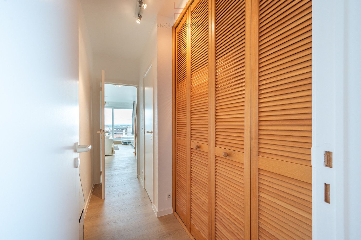 Lichtrijk, comfortabel en aangenaam duplex appartement met prachtig uitzicht op enkele meters van de zee in Duinbergen. foto 7