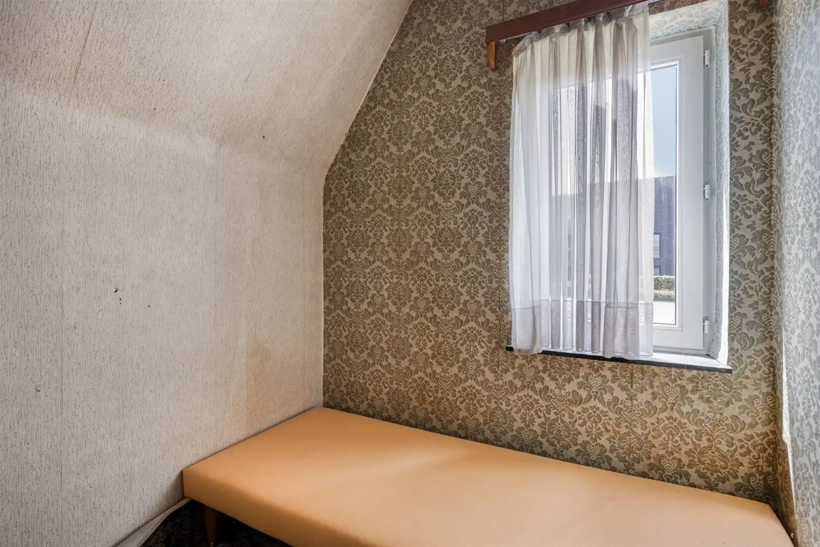 TE KOOP: Te renoveren woning met ruim perceel en projectmogelijkheden in Lummen! foto 21