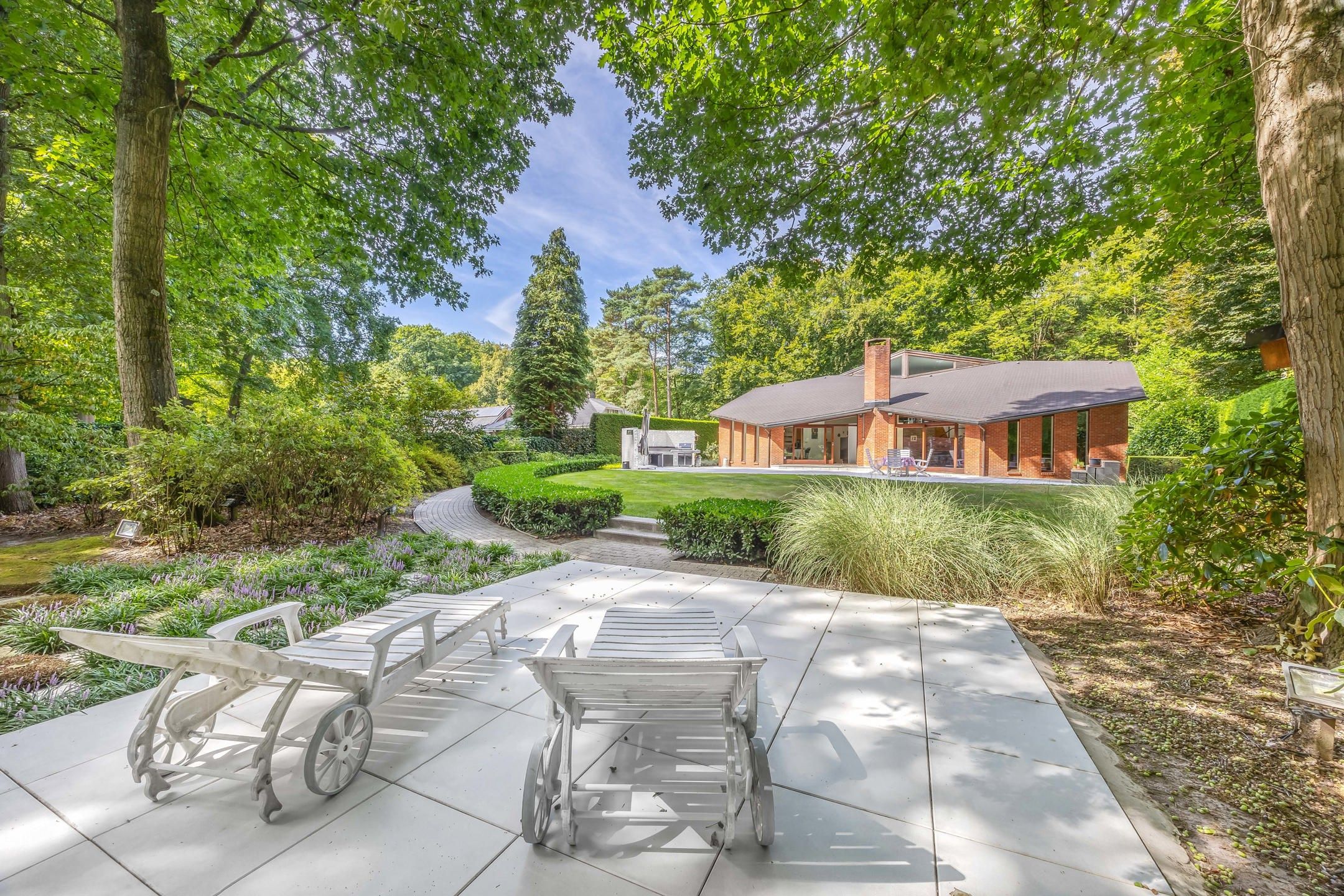 Architecten laagbouwwoning in groene, idyllische omgeving foto 20