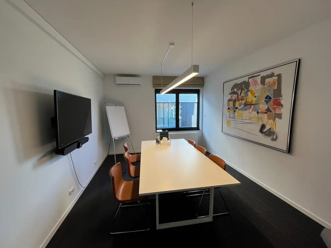 Kantoorgebouw met 54 parkeerplaatsen foto 12