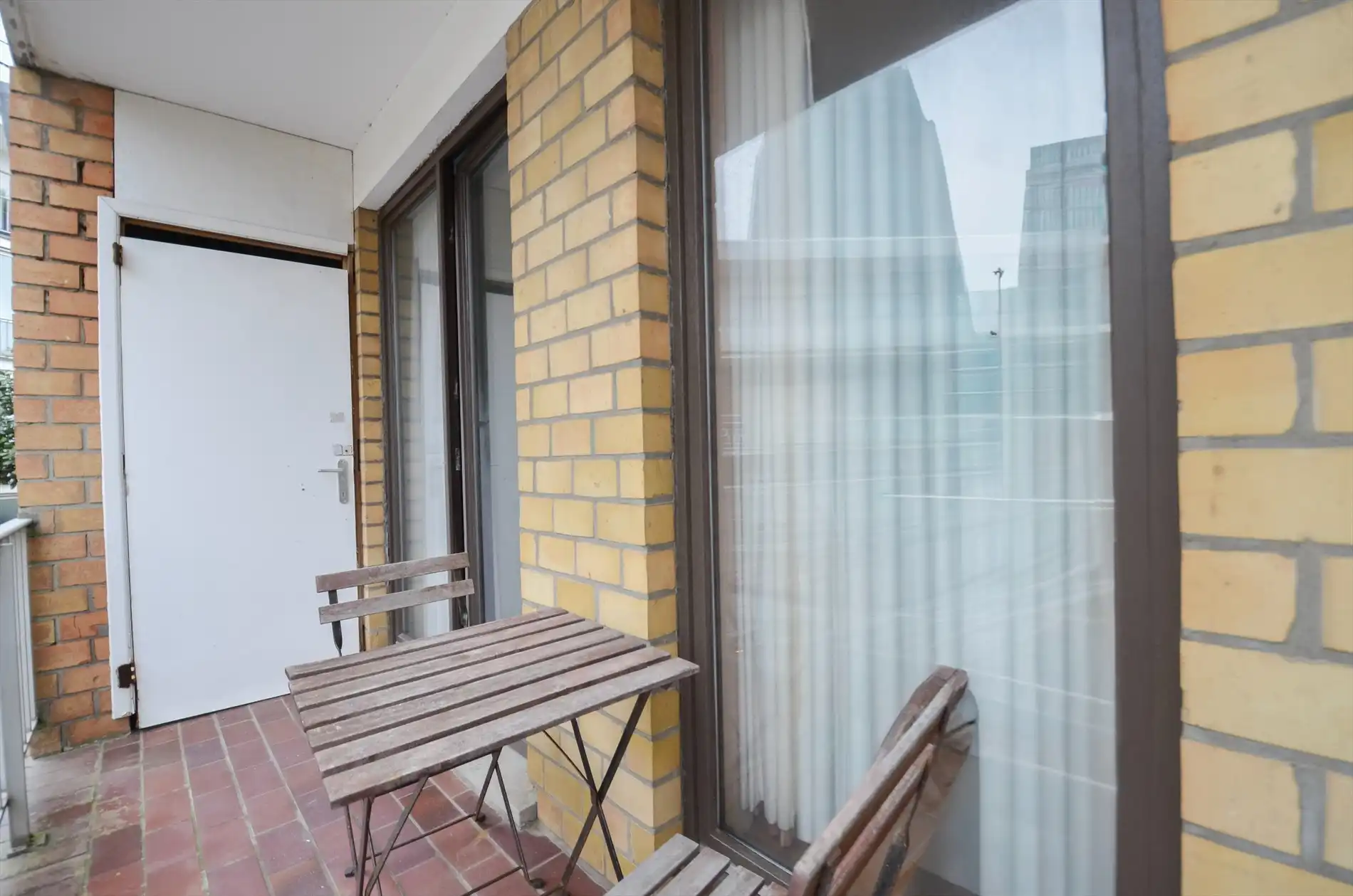 EXCLUSIEF BIJ IMMO BLUE: Op te frissen appartement gelegen op enkel stappen van de zee en de Kustlaan. foto 9