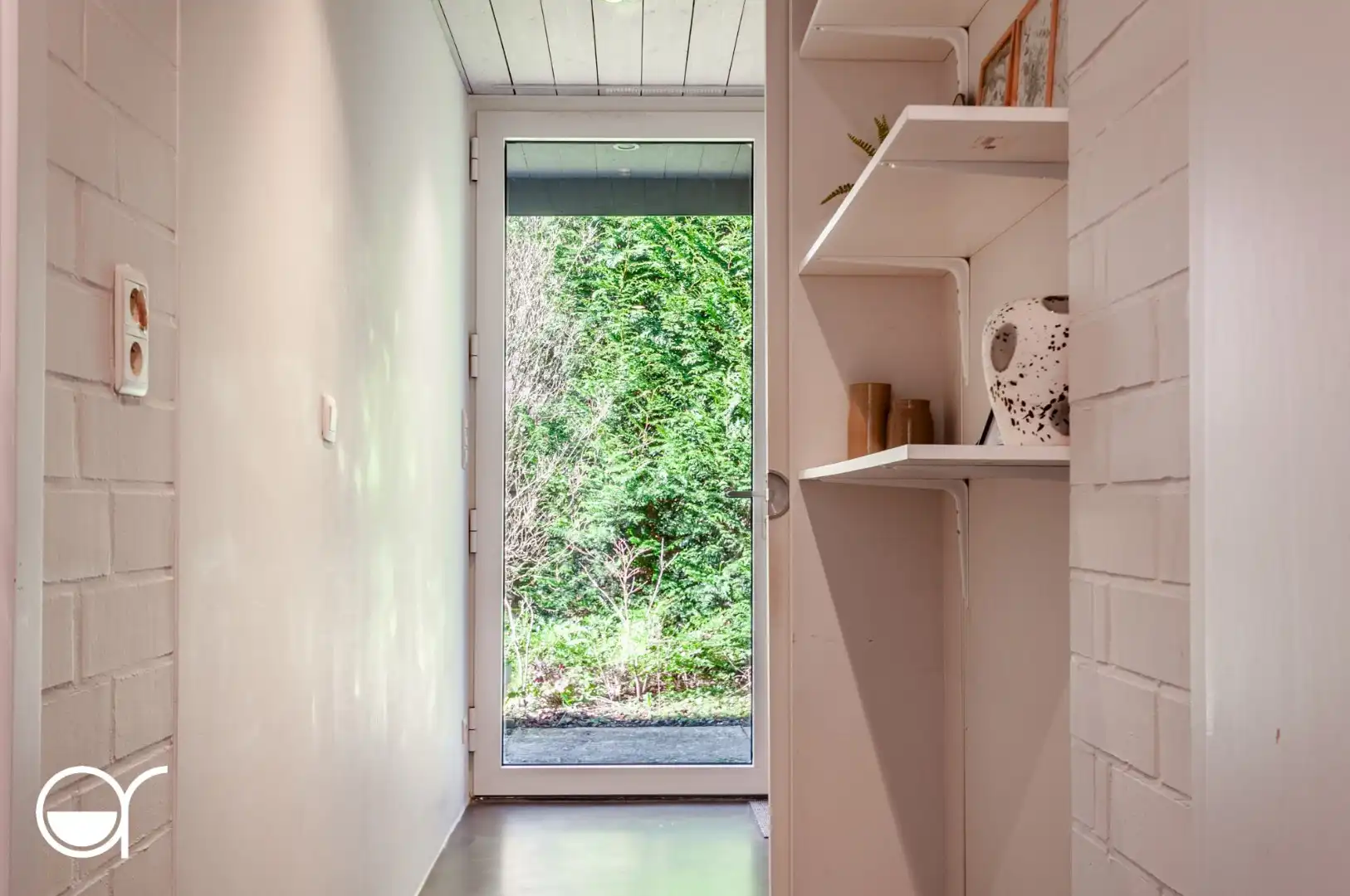 Architectenwoning met 3 slaapkamers  gelegen in een residentiële wijk in Lovendegem. foto 5