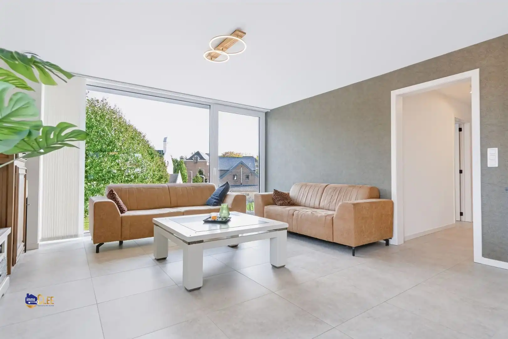 Lichtrijk en luxueus appartement met terras in het rustige Brustem foto 2