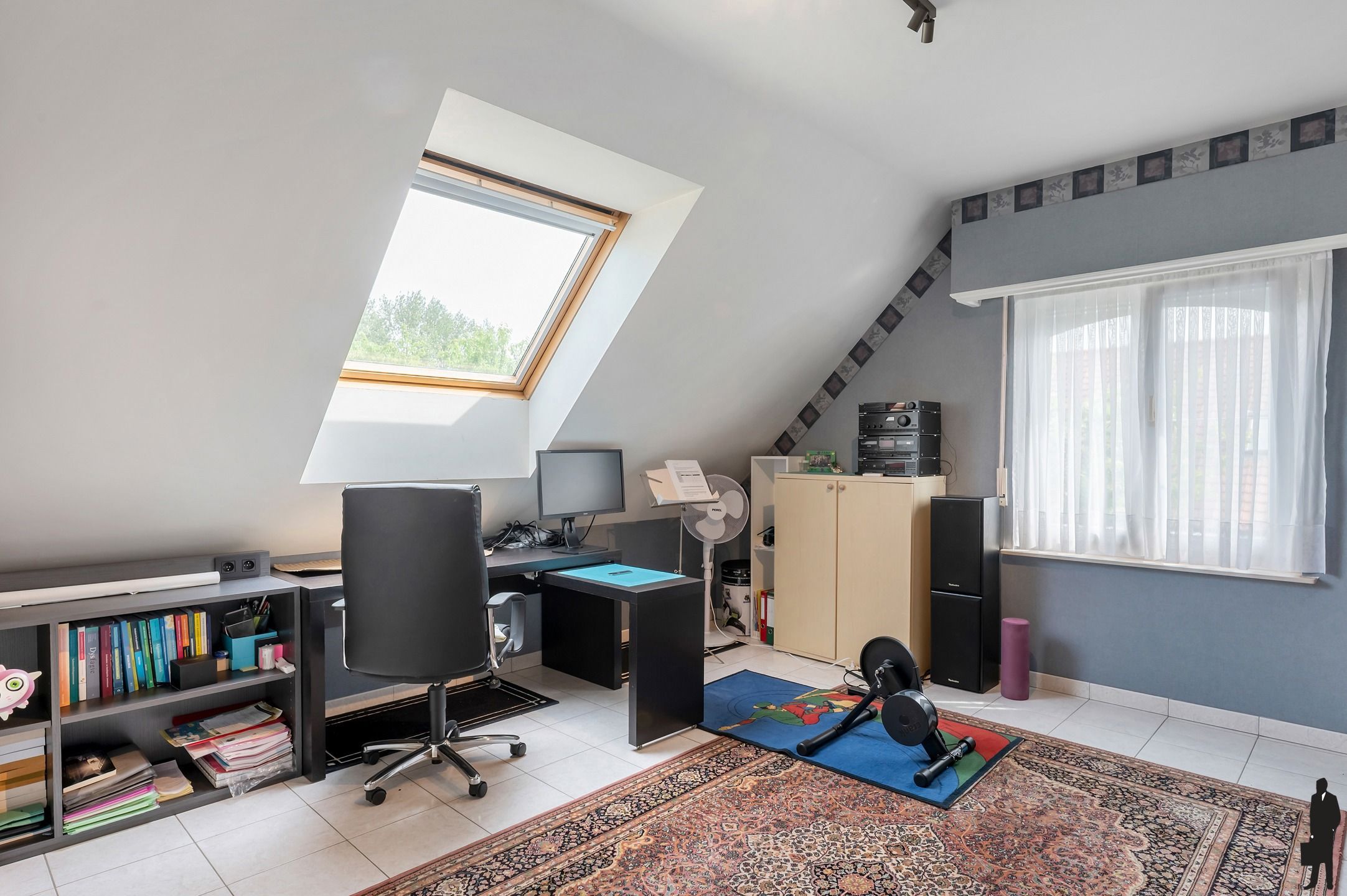 Ruime en instapklare woning (320m²) met 4 slaapkamers en prachtig zicht op weiland op een perceel van 928m² foto 17