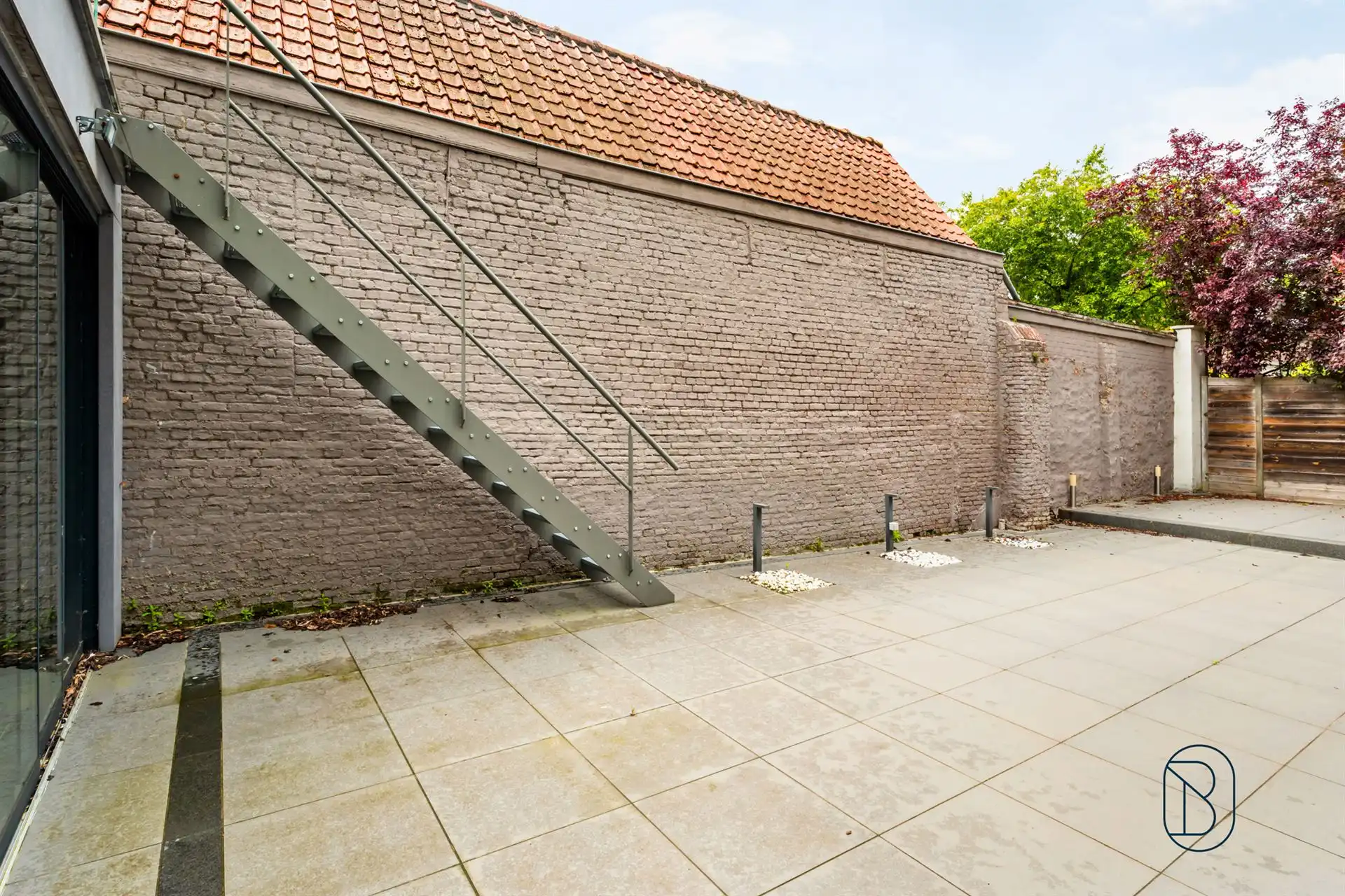 Topgelegen handelspand met luxueus duplex appartement foto 24