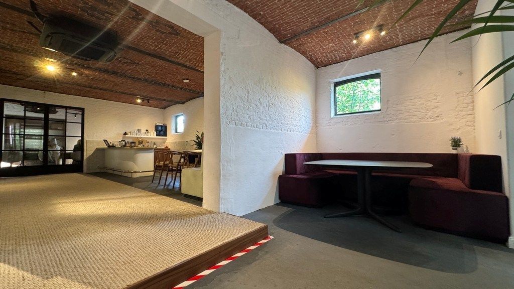 Trendy kantoor te huur vlakbij E40 in Drongen foto 10