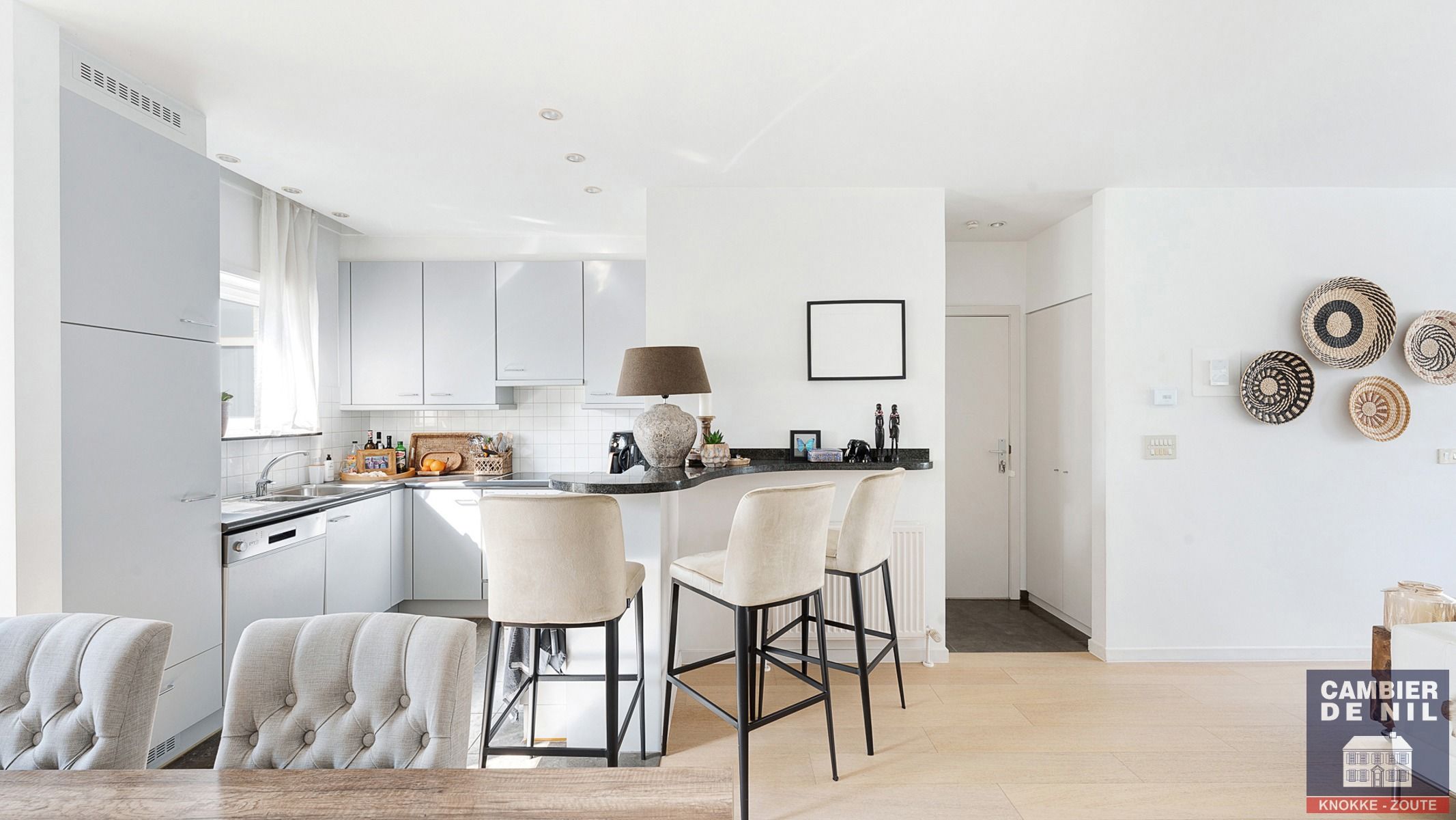Schitterend duplex appartement met terras voor-en achteraan in hartje Zoute foto 7