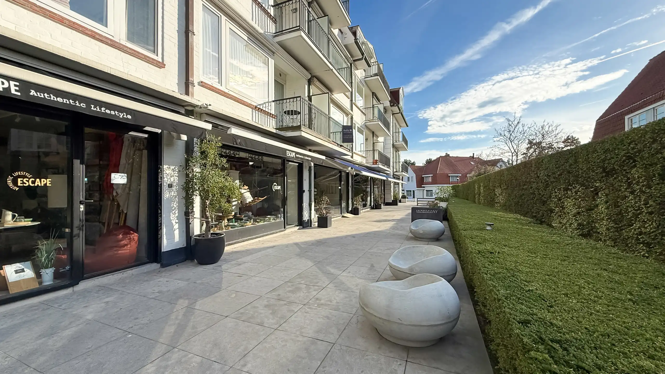 Commercieel winkelpand – Kustlaan, residentie “St-James” foto 4