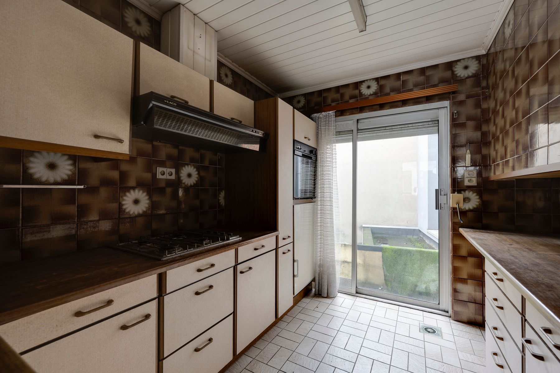 Te renoveren herenhuis met garage in hartje Markgravebuurt foto 11