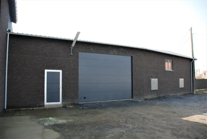 Magazijn / loods te huur foto {{pictureIndex}}