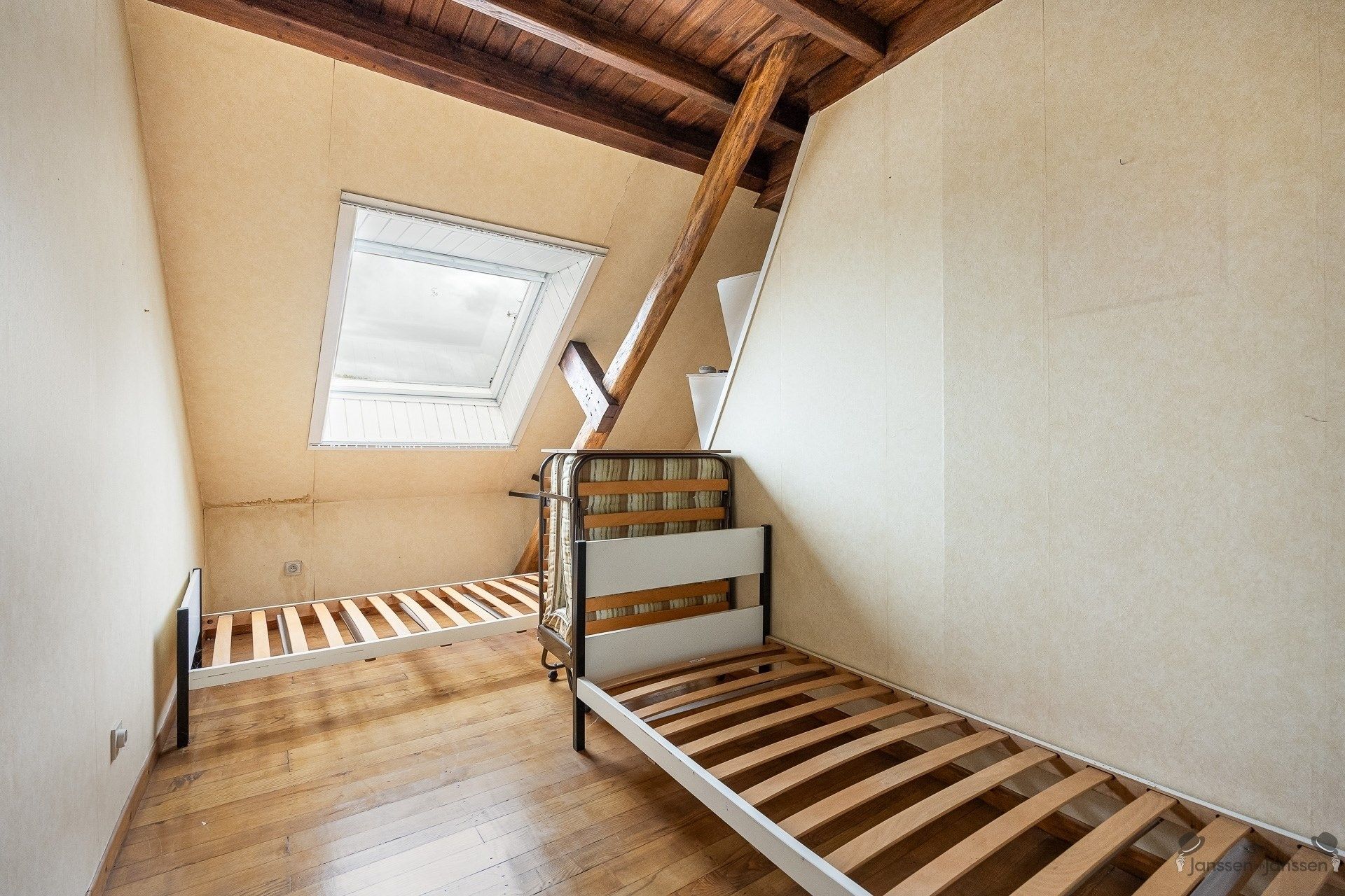 Authentieke woning met karakter in het hart van Sint-Lenaarts foto 18