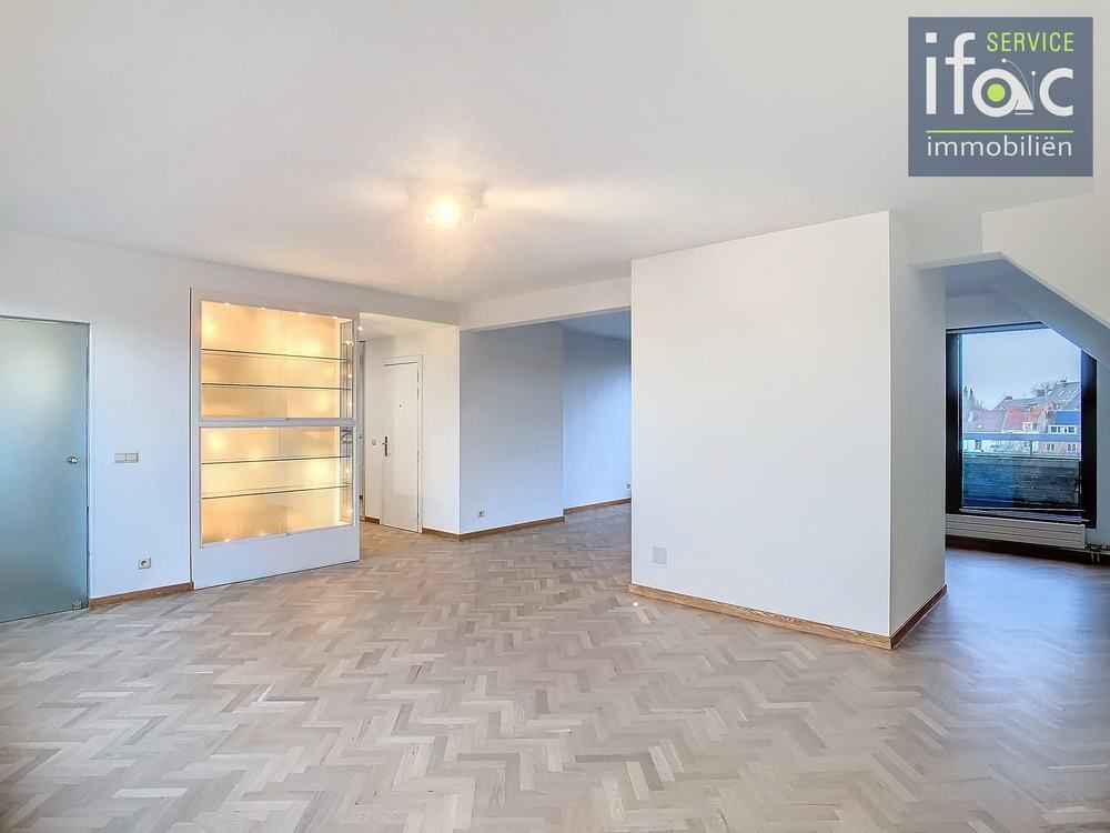 Penthouse te huur foto {{pictureIndex}}