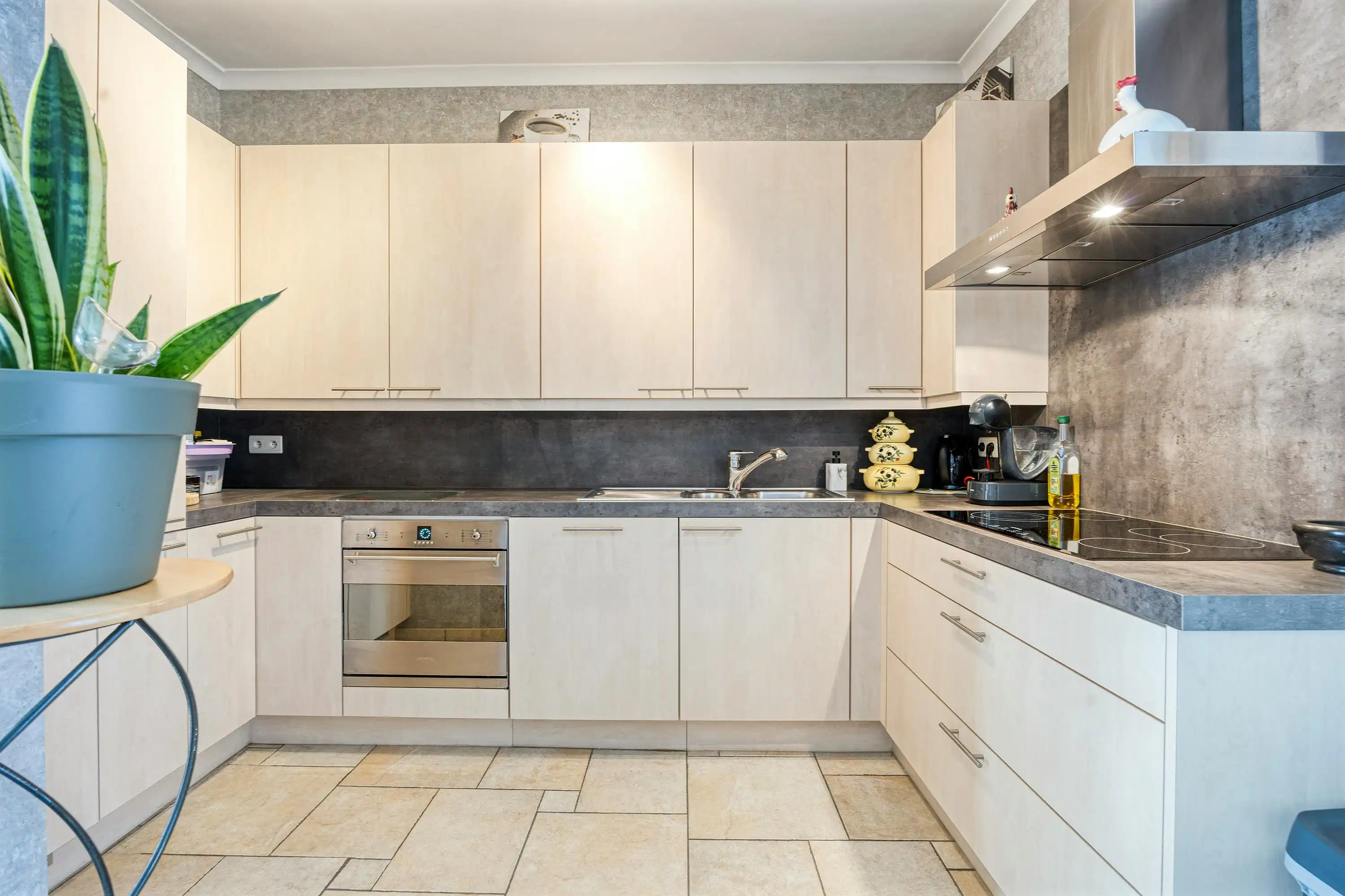 Gerenoveerd en energiezuinig huis met 3 slaapkamers in Boom foto 3