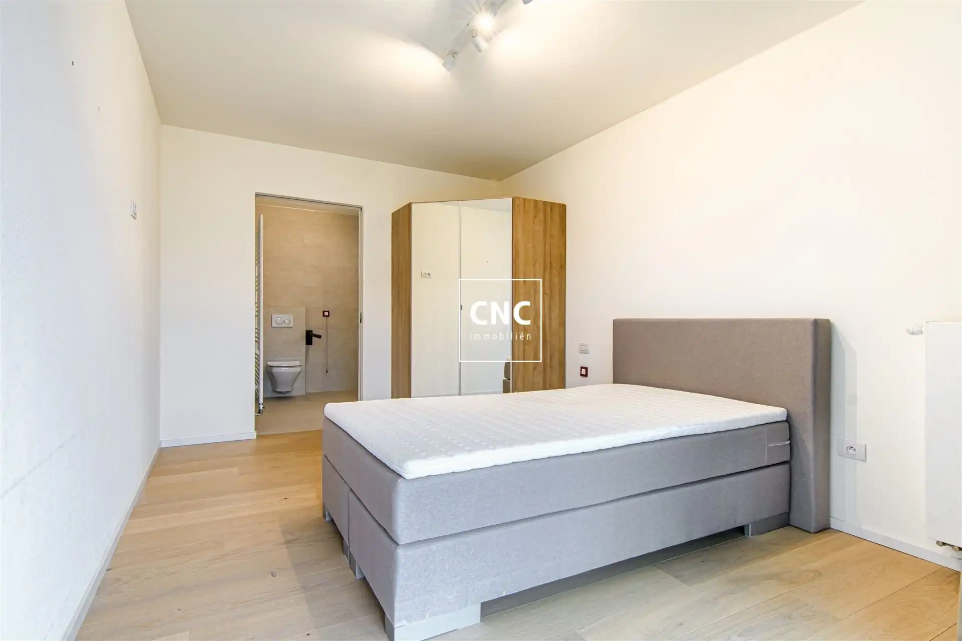 Volledig afgewerkt serviceflat in een luxueuze residentie foto 11