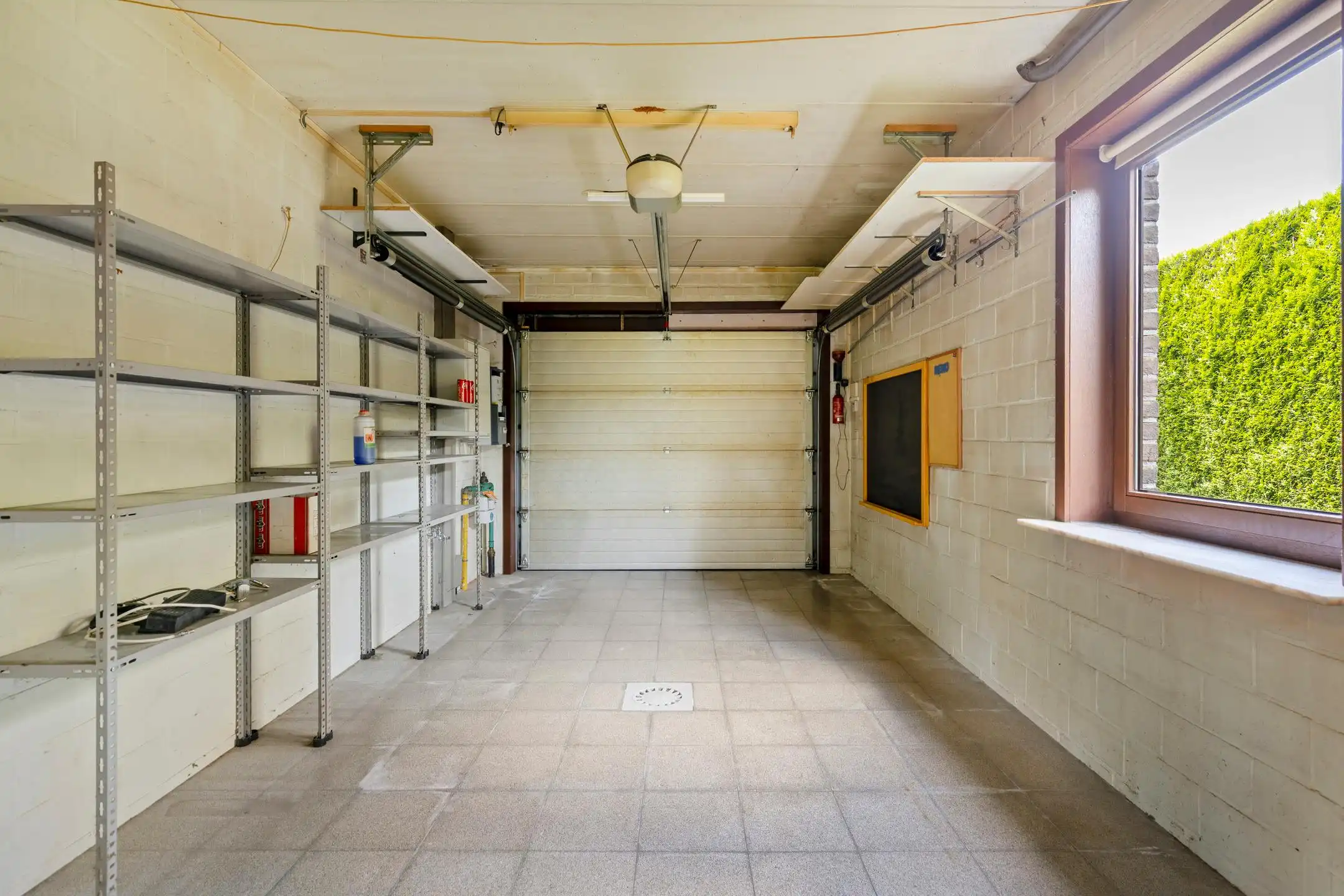 Alleenstaand huis op residentiële locatie te koop in Gullegem foto 11