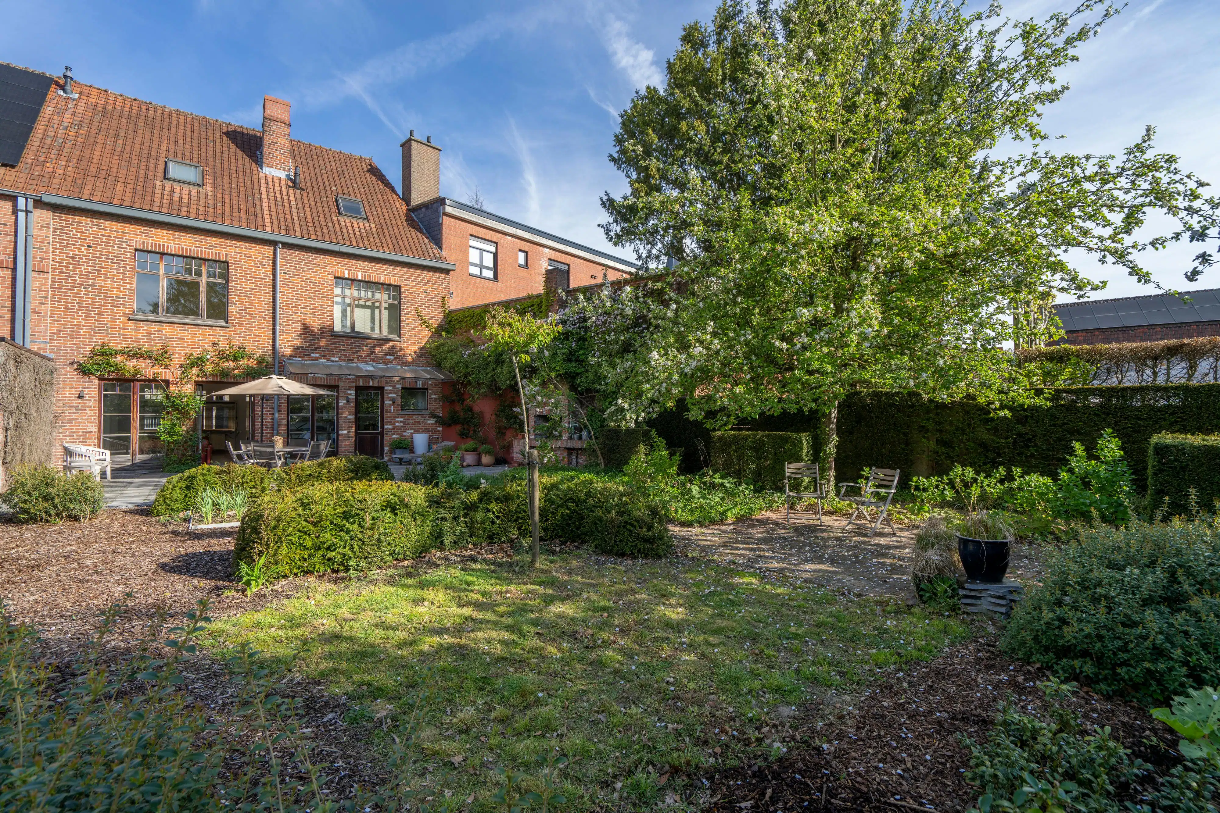 Karaktervolle burgerwoning op toplocatie in groene omgeving foto 9