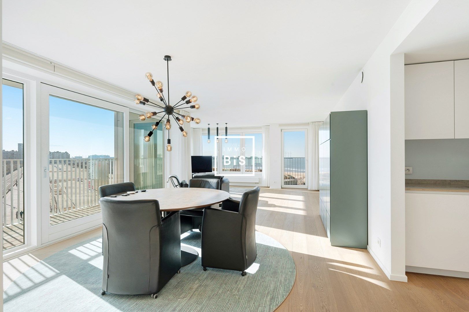 Ruim hoekappartement met zonneterrassen in de recente residentie Cap Horn foto 8