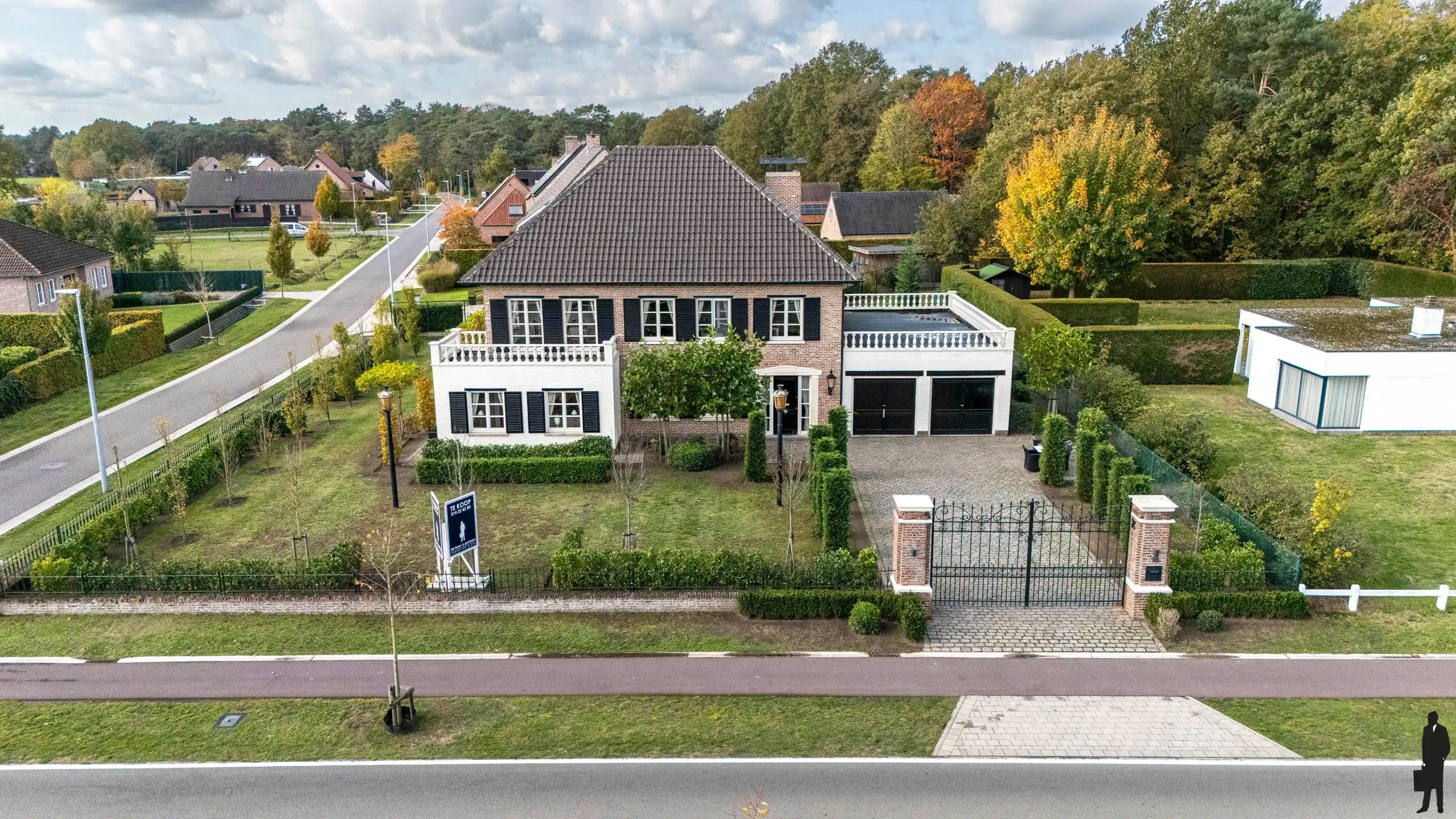 Hoofdfoto van de publicatie: Riante villa met 3 tot 4 slpks. en westtuin op 1.353m²