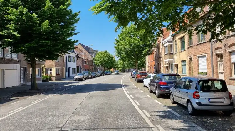 Instapklaar 2-slaapkamerappartement met TERRAS en AUTOSTANDPLAATS te koop in Kristus-Koning Brugge foto 14