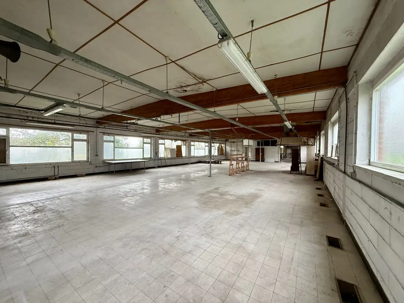 Heel ruime loods te Elst! foto 3