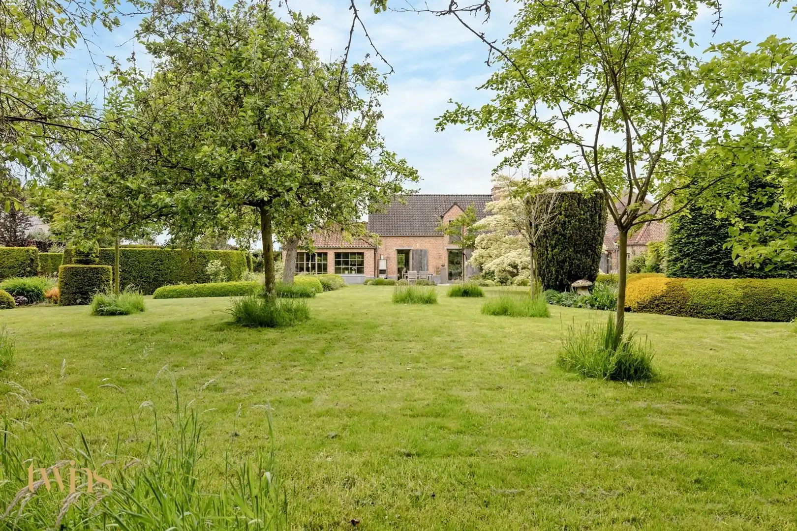 Exclusief wonen in de geliefde gerenoveerde Patershoeve te Buggenhout  foto 3