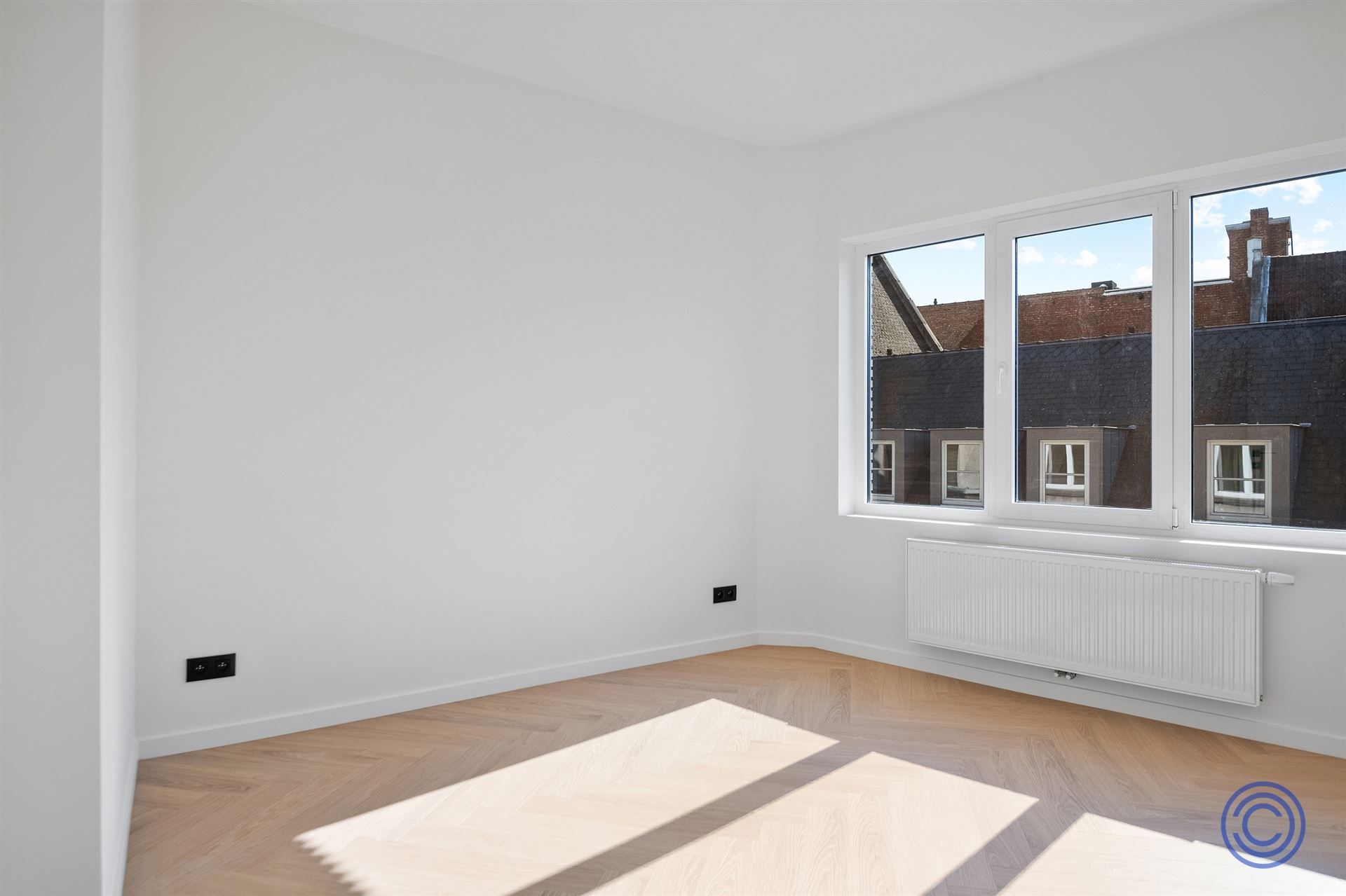 Gerenoveerd 2-slpk appartement op TOP locatie! foto 3