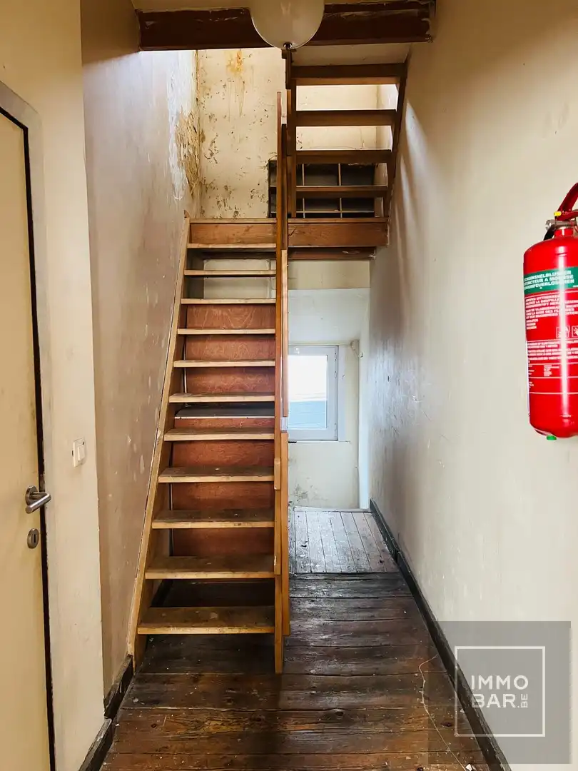 Deels gerenoveerd handelspand met woonpotentieel in bruisende studentenbuurt foto 11