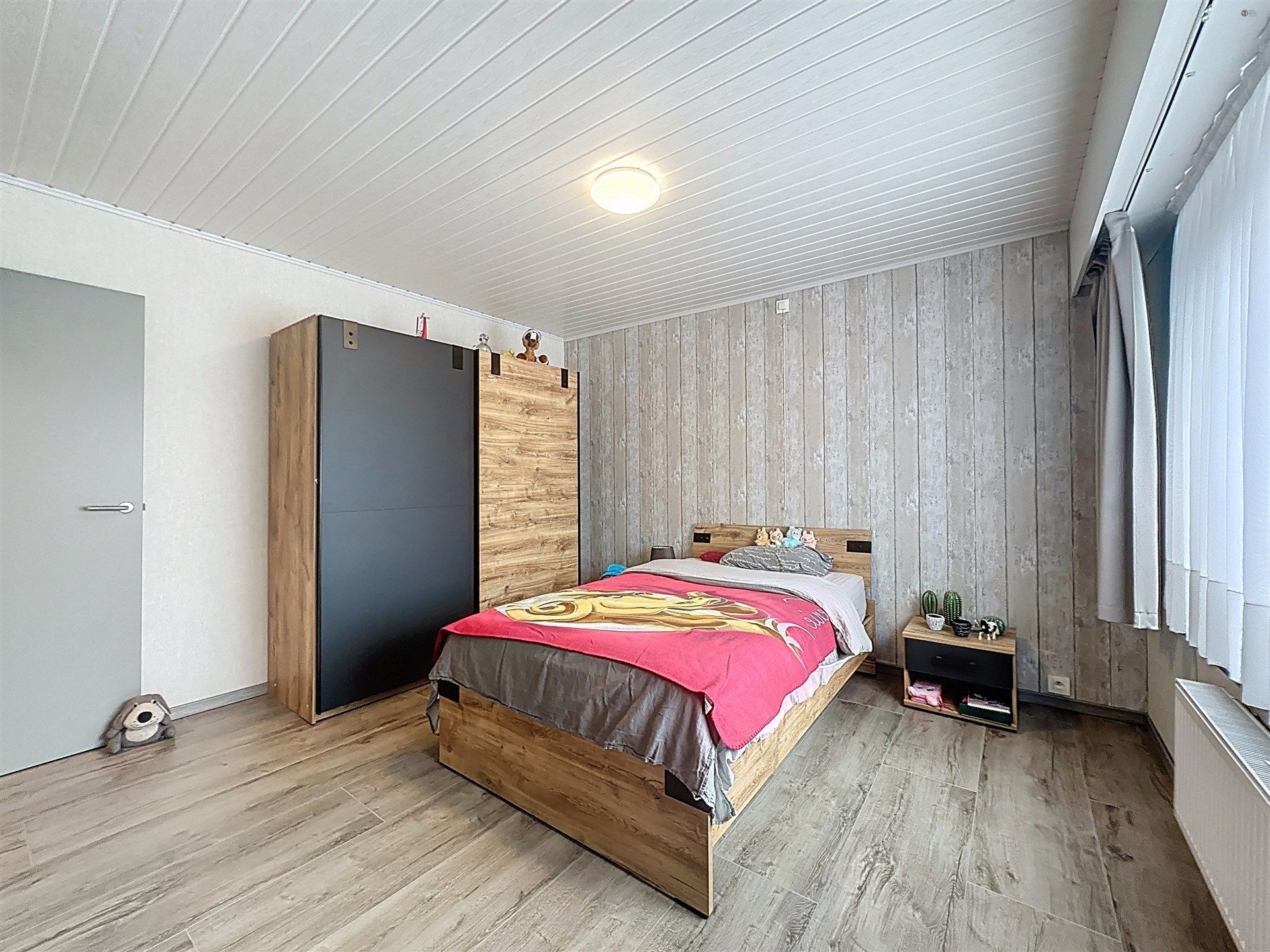 prachtige instapklare woning met stadstuin in Beveren Centrum! foto 11