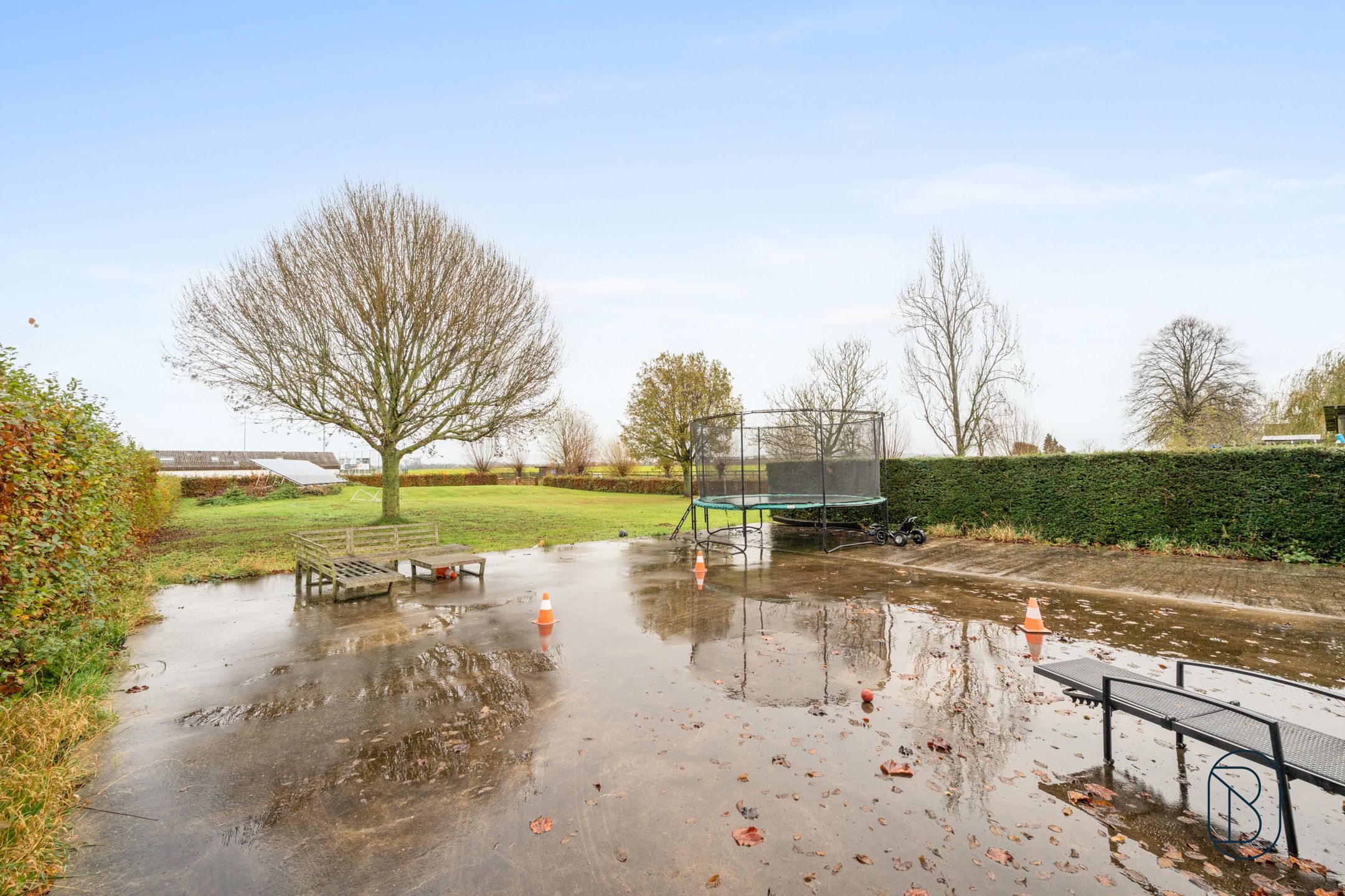 Stijlvolle gerenoveerde woning met loods in Zwevegem foto 4