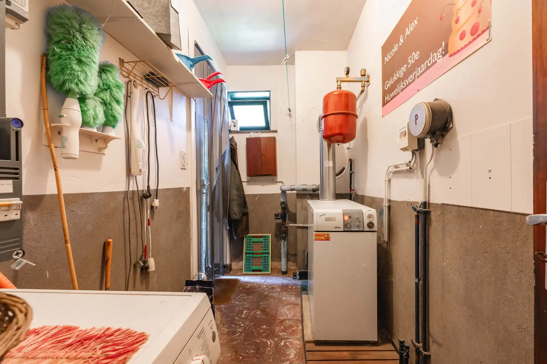 Charmante, op te knappen, statige villa met 3 slaapkamers en garage op een ruim perceel gelegen in het groen TE KOOP in Wielsbeke. foto 15