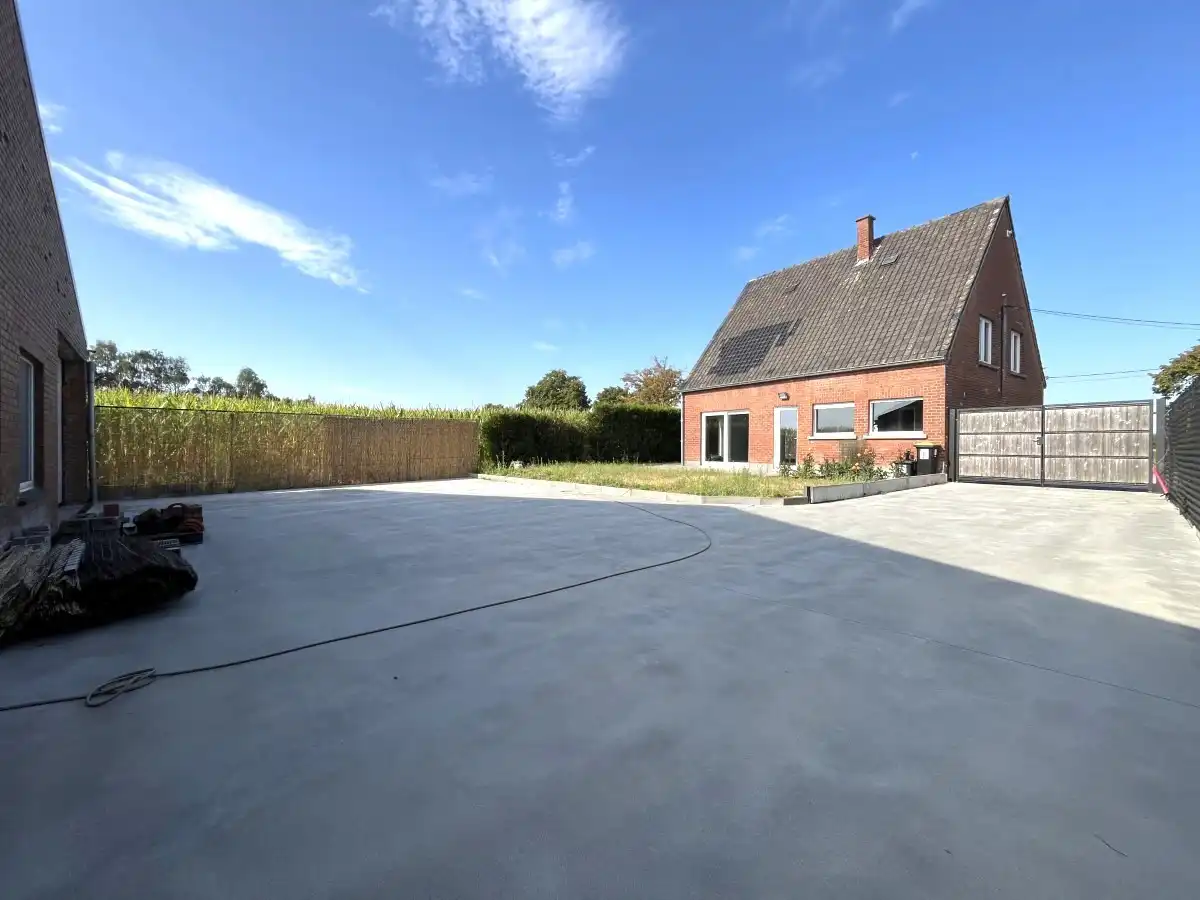 Ledegem – Instapklare gezinswoning met loods van 378 m² foto 13