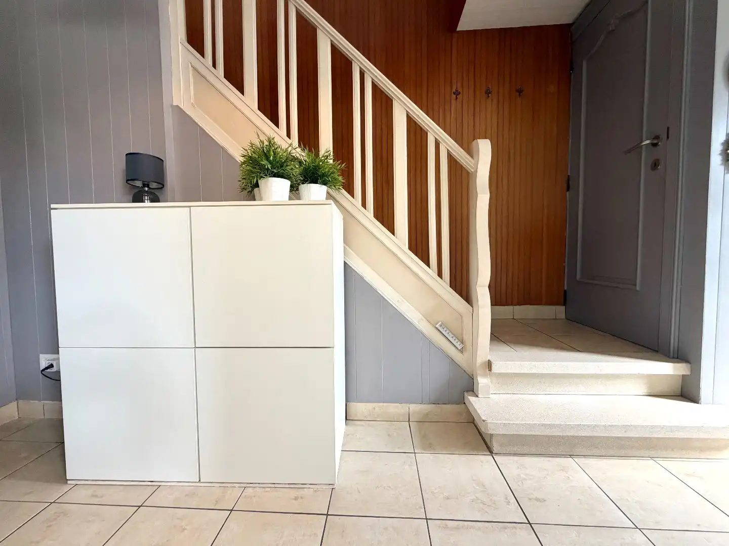 Instapklare rijwoning met garage te koop te Harelbeke! foto 2
