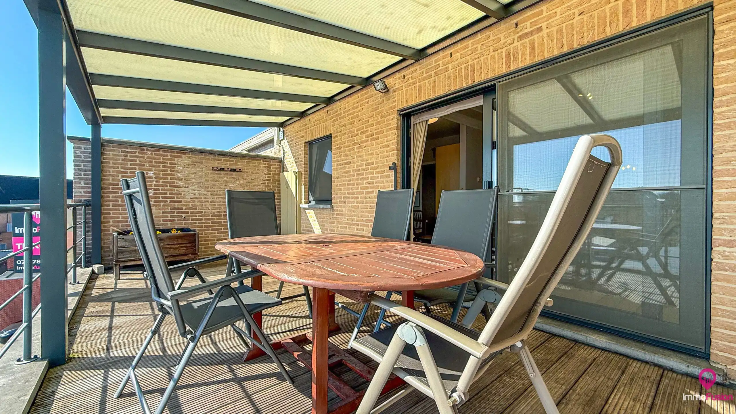 Instapklaar appartement met terras op centrale ligging! foto 14