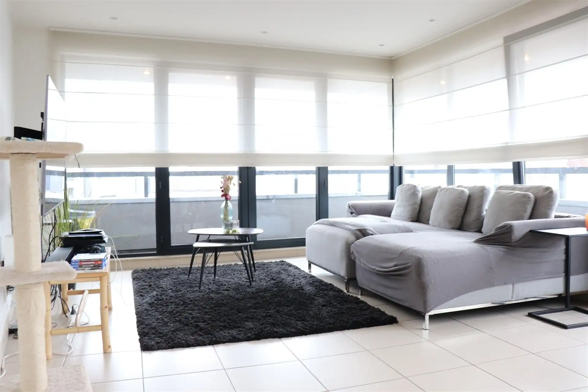 Centraal gelegen appartement (128m²) met 1 slaapkamer en een bijkamer foto 2