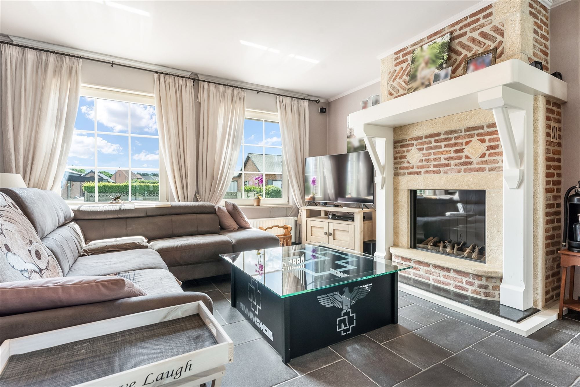 Energiezuinige woning met verwarmd zwembad en ruime garage op ideale ligging foto 5