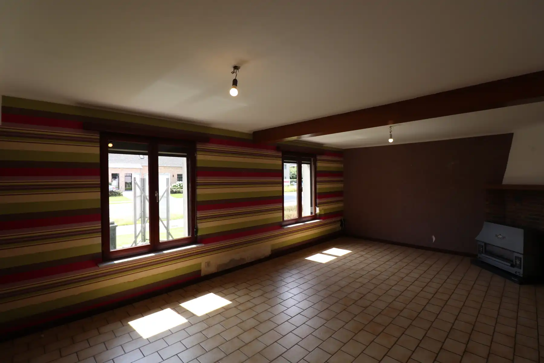 Woning met 4 slaapkamers, terras met tuin en garage. foto 5