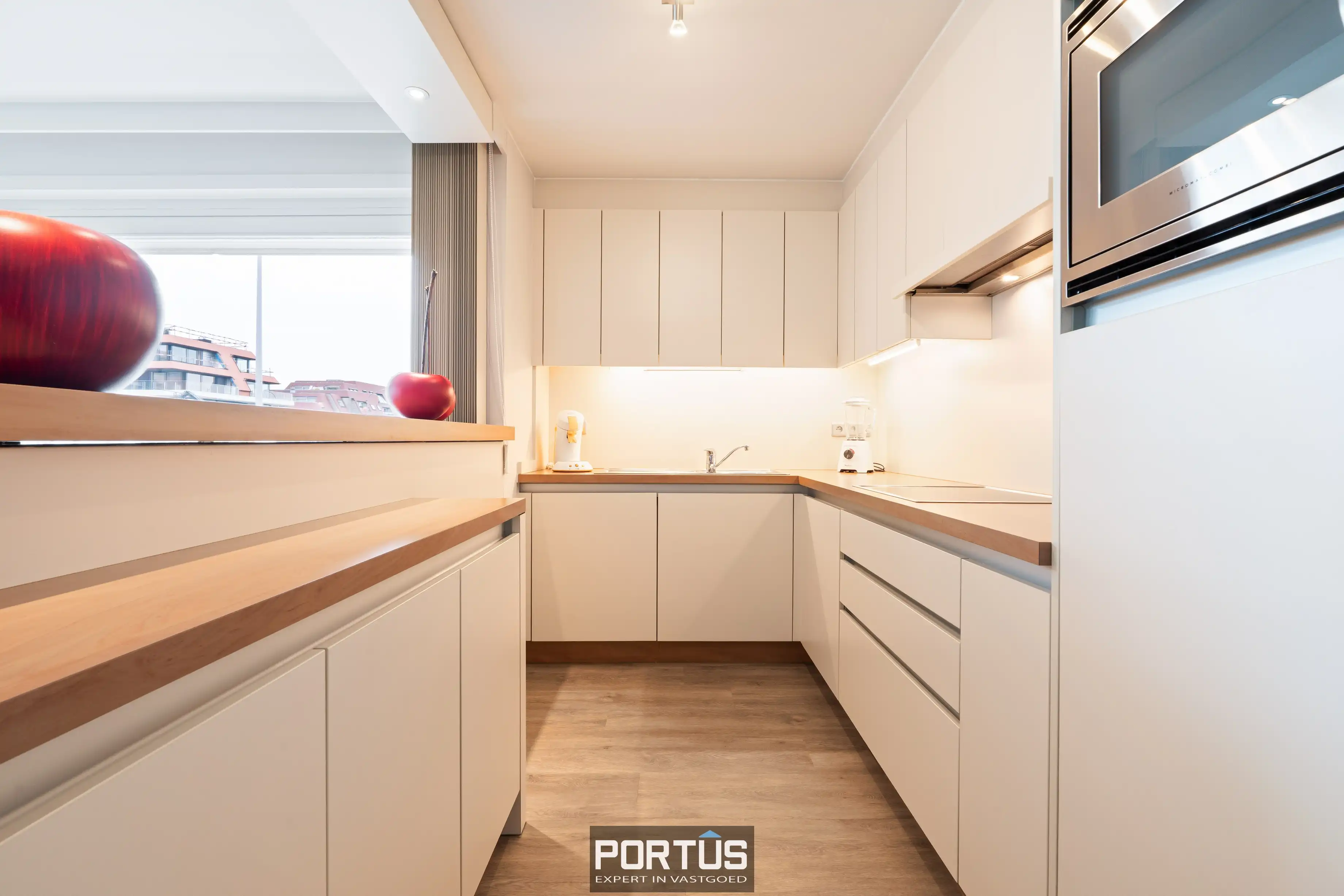 Ruim zonnig hoekappartement te koop te Nieuwpoort foto 3