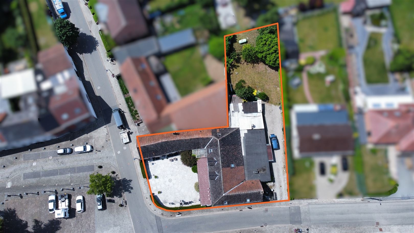 Veelzijdig gebouw: restaurant, hotel en feestzaal te Rebaix foto 3