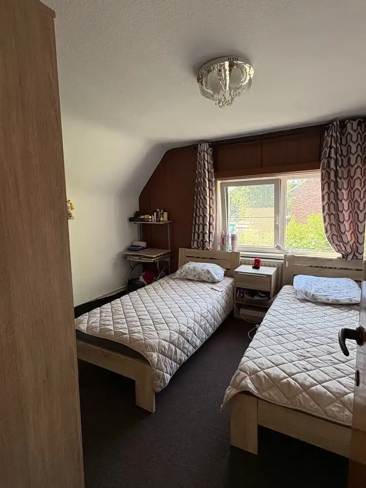 Goed gelegen ruime woning met 4 slk op mooi perceel van 9a30ca foto 16
