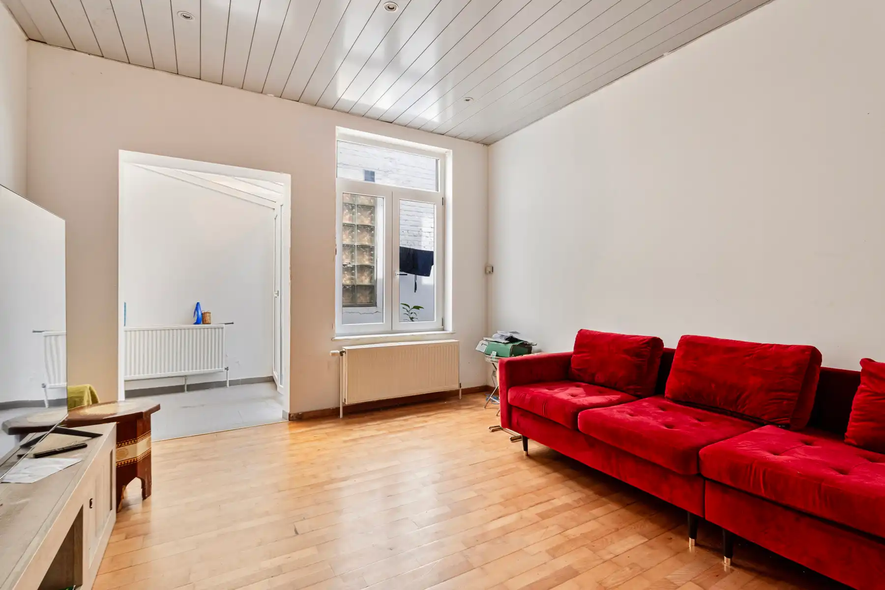 Gelijkvloerse praktijk + leefruimte en koer te centrum Halle foto 13